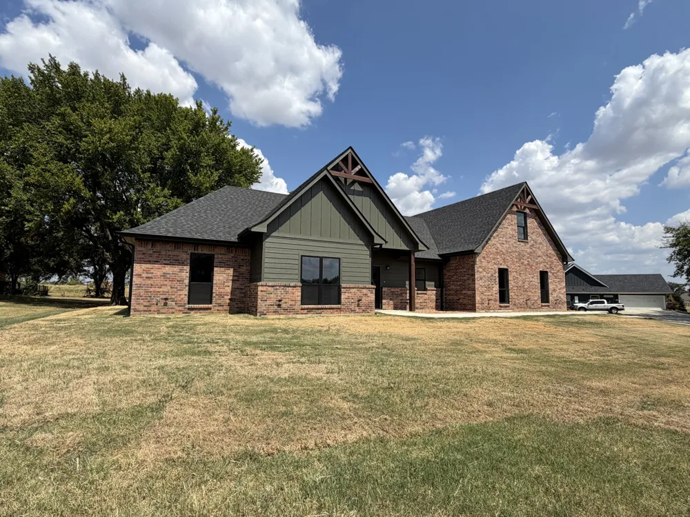 33 Wilderness Road Calera, OK 74730