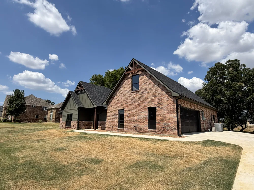 33 Wilderness Road Calera, OK 74730
