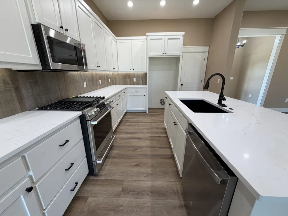 33 Wilderness Road Calera, OK 74730