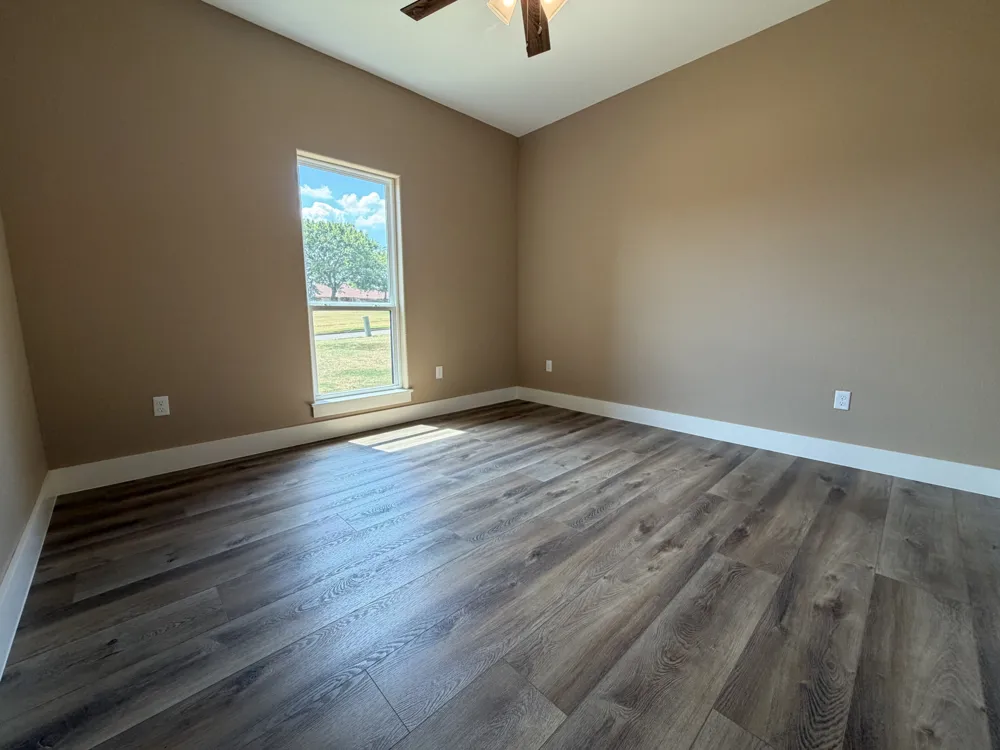 33 Wilderness Road Calera, OK 74730