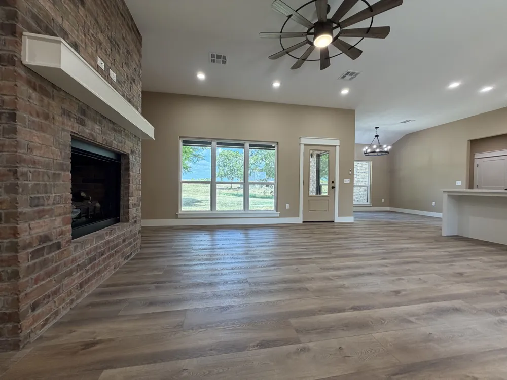 33 Wilderness Road Calera, OK 74730