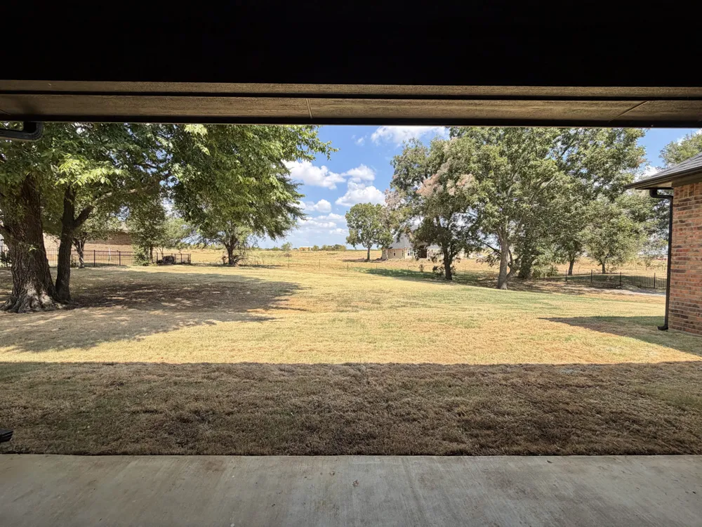 33 Wilderness Road Calera, OK 74730