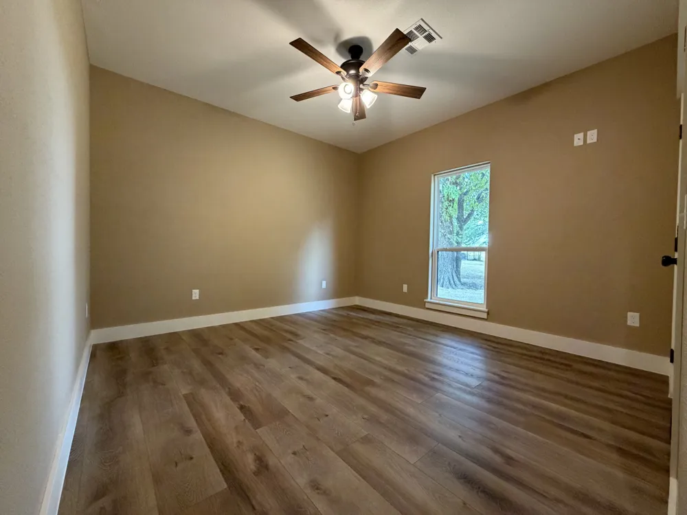 33 Wilderness Road Calera, OK 74730