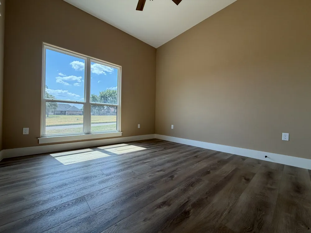 33 Wilderness Road Calera, OK 74730
