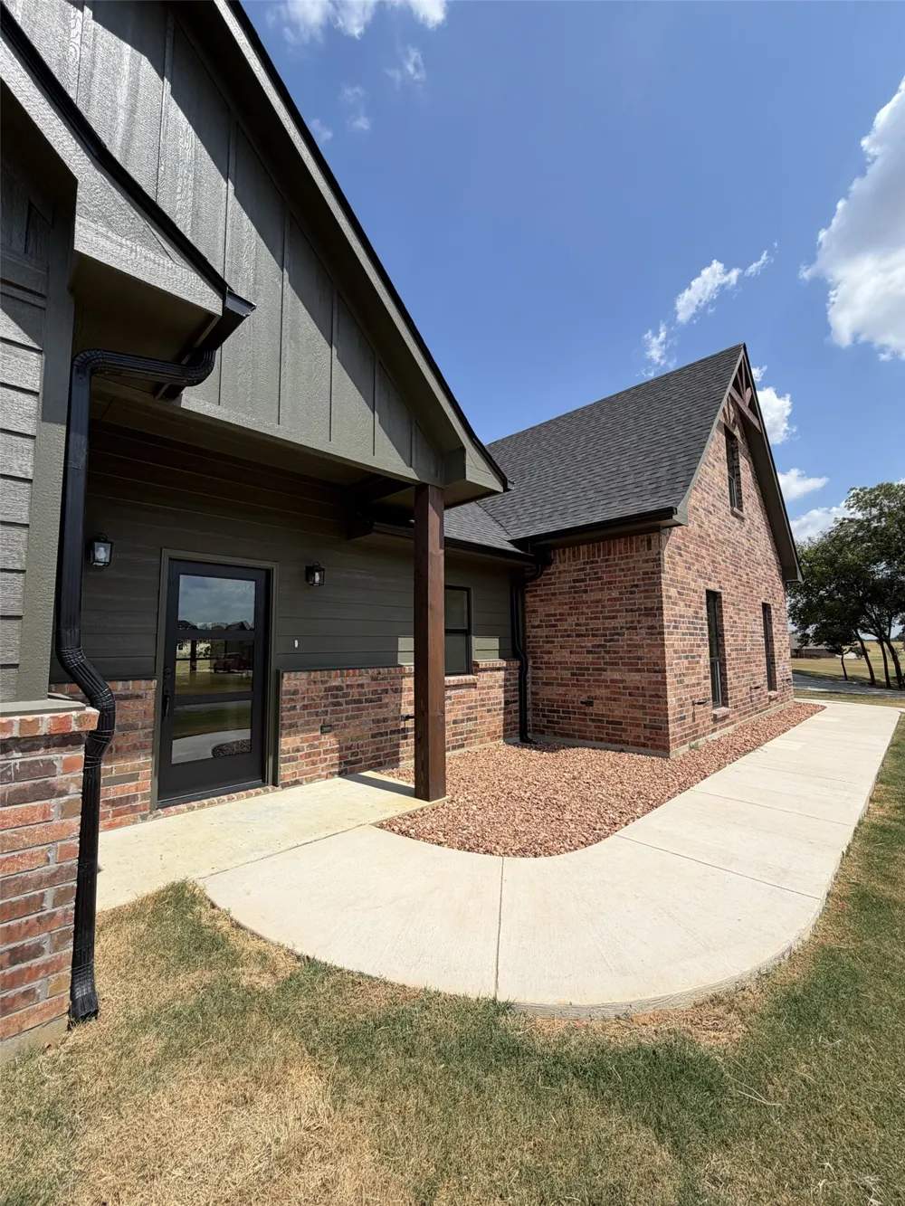 33 Wilderness Road Calera, OK 74730