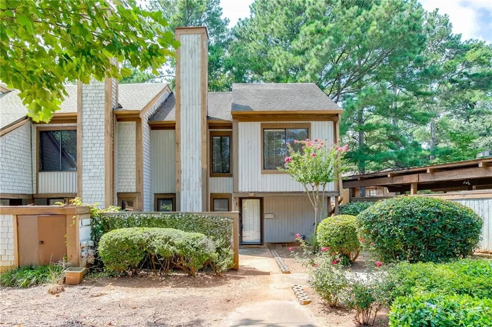 27 Willowick Drive Lithonia, GA 30038