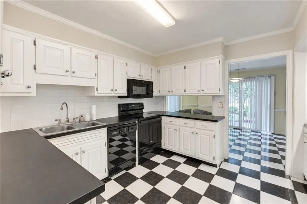 27 Willowick Drive Lithonia, GA 30038