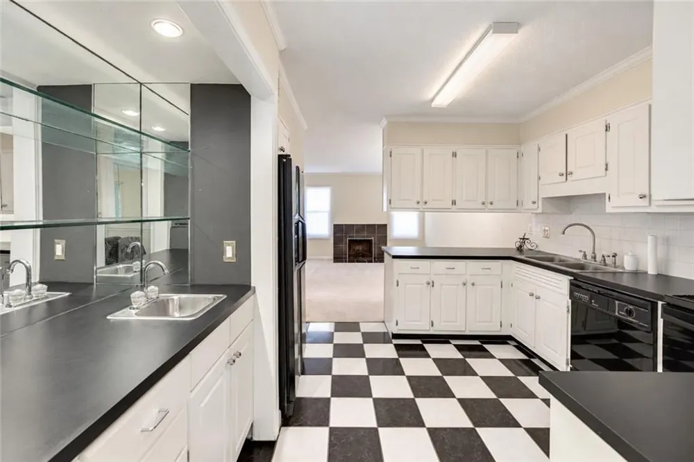 27 Willowick Drive Lithonia, GA 30038