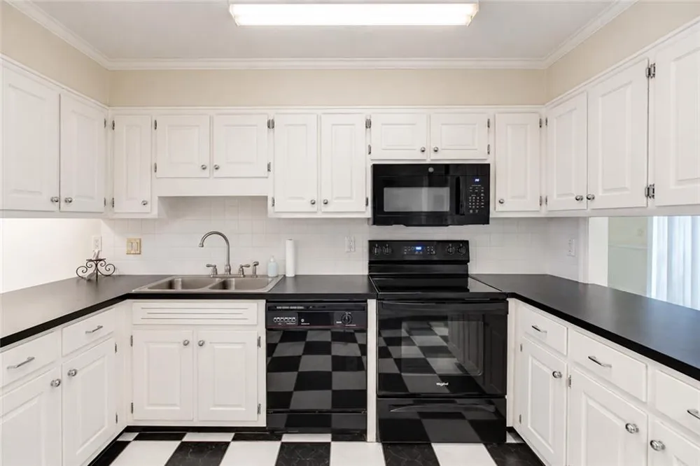 27 Willowick Drive Lithonia, GA 30038