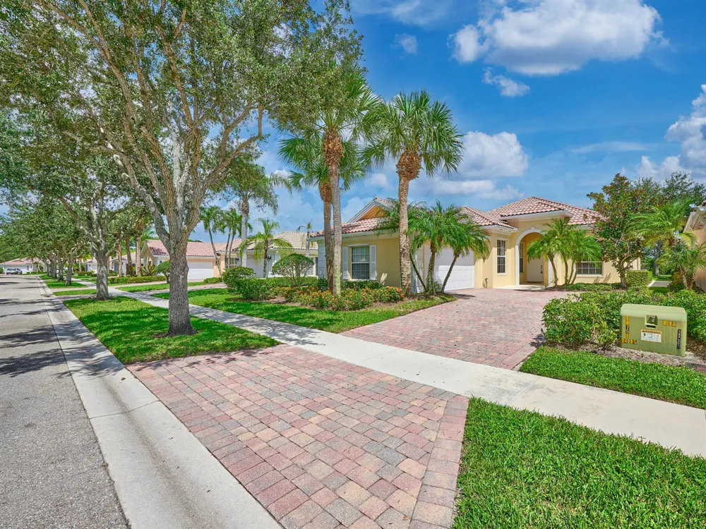 8701 Oldham Way West Palm Beach, FL 33412