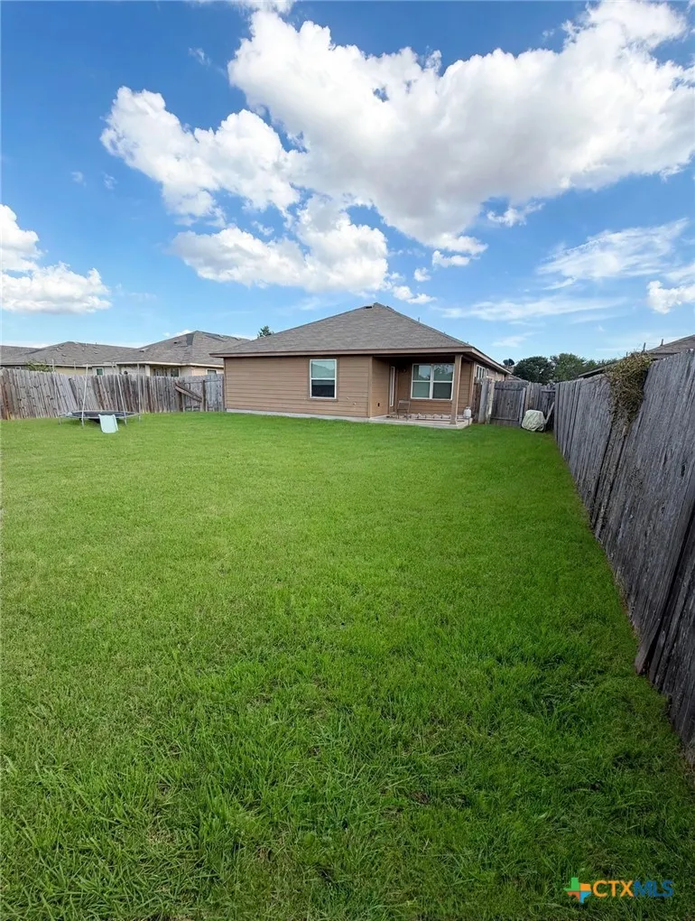 1619 Wedgewood Trail Lockhart, TX 78644