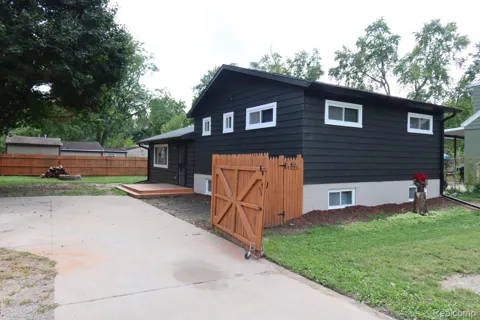 1223 W Miller Road