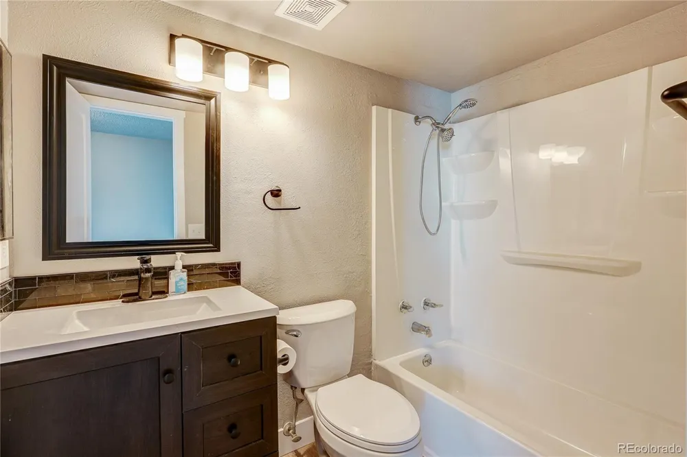 1820 Newland Court #312 Lakewood, CO 80214