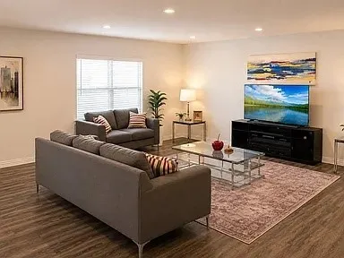 4660 Raleigh Dalton Dallas, TX 75227