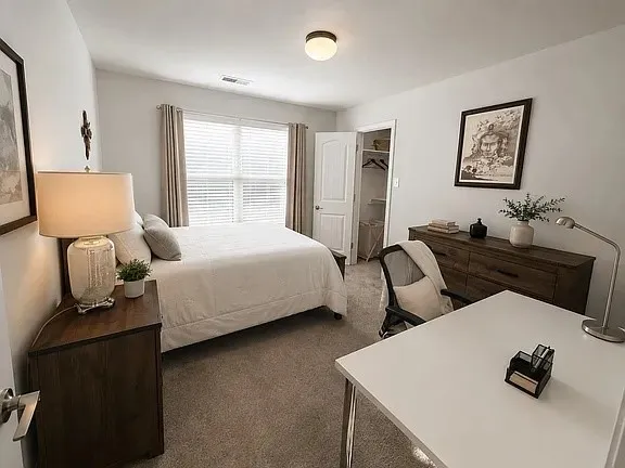 4660 Raleigh Dalton Dallas, TX 75227