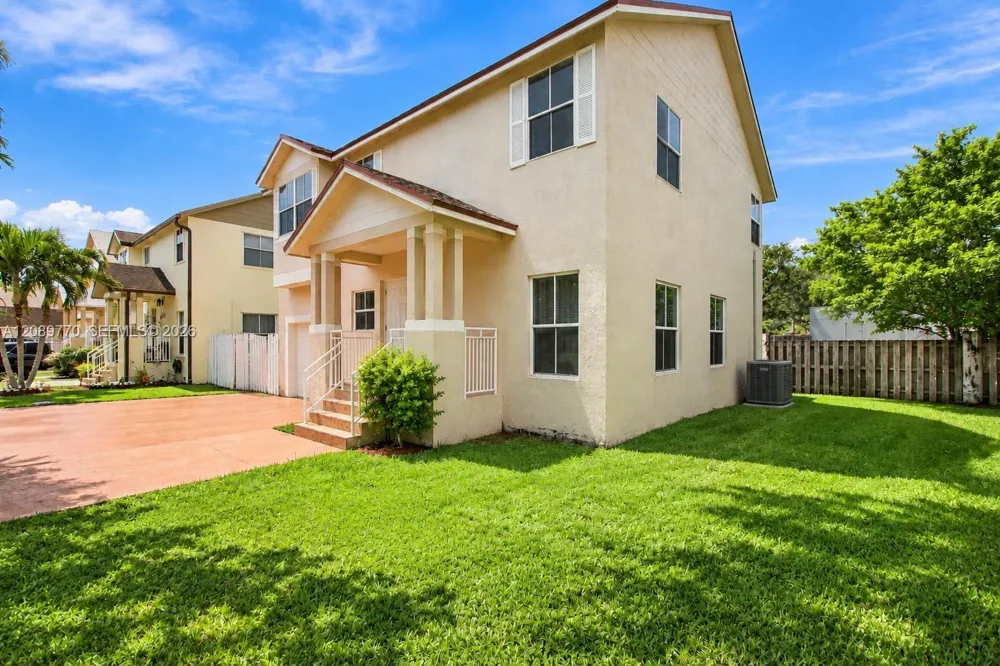 10251 NW 3rd St Pembroke Pines, FL 33026