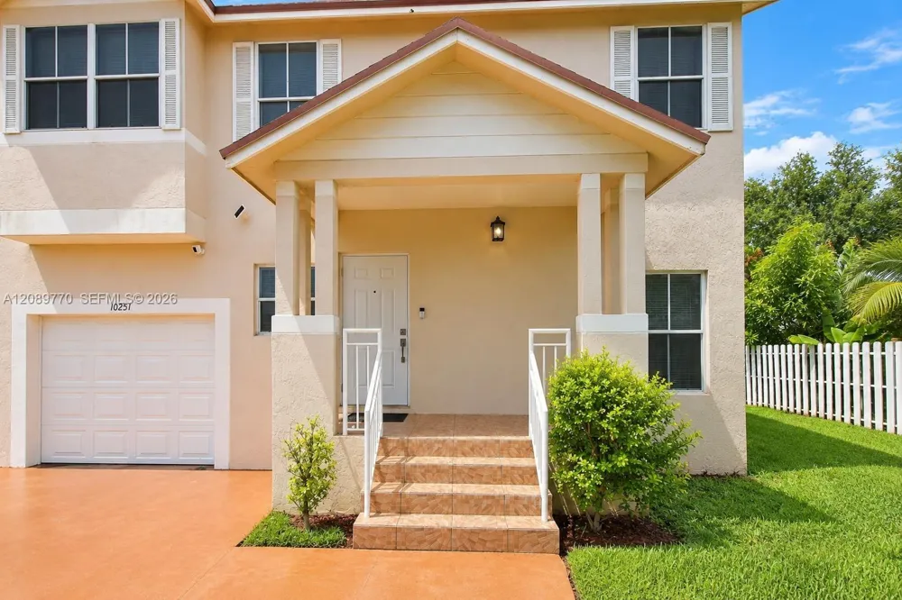 10251 NW 3rd St Pembroke Pines, FL 33026