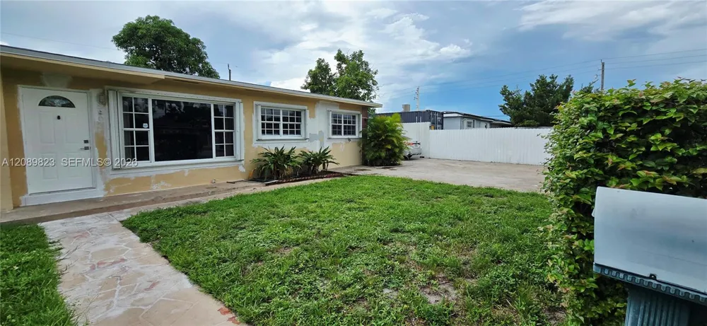 580 W 34th Pl #0 Hialeah, FL 33012