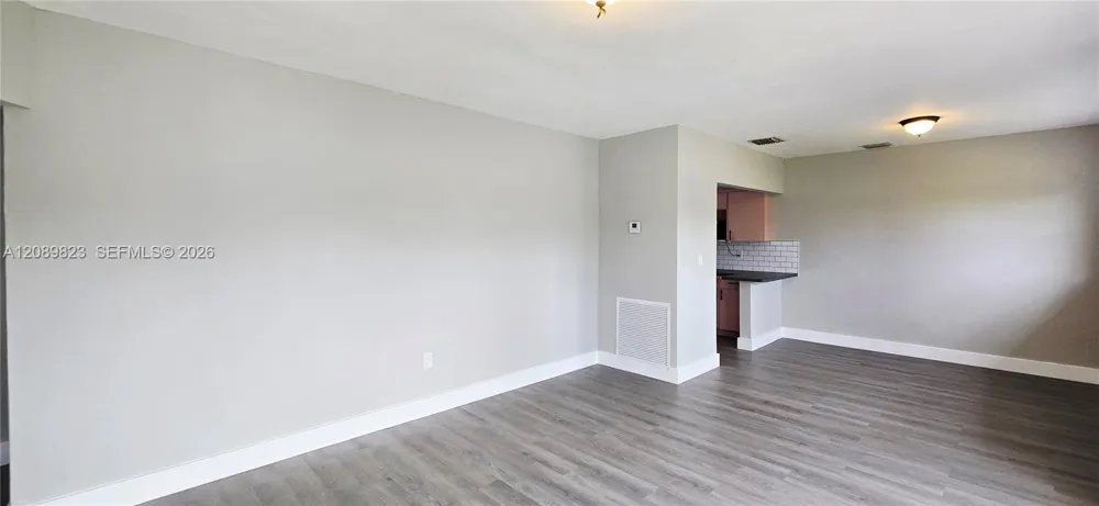 580 W 34th Pl #0 Hialeah, FL 33012
