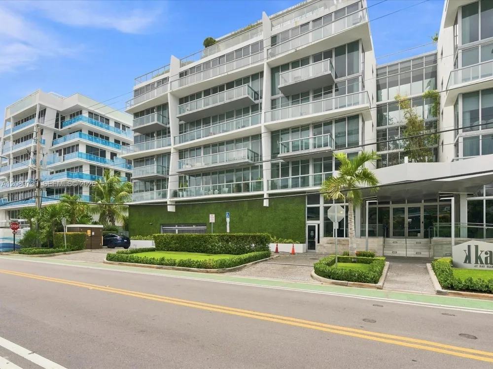 9940 W Bay Harbor Dr #7C-N Bay Harbor Islands, FL 33154