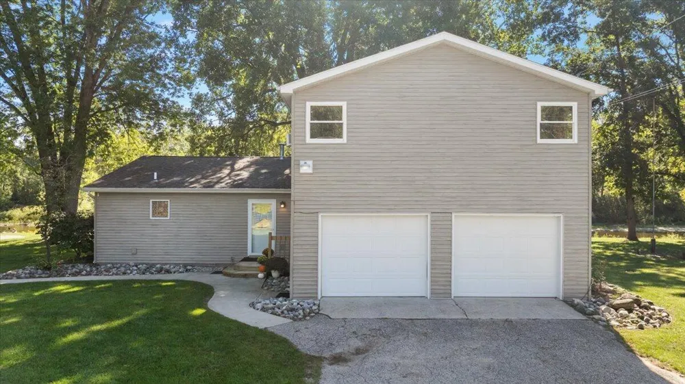 7842 Main Street Newaygo, MI 49337