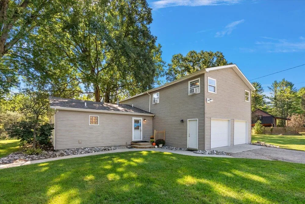 7842 Main Street Newaygo, MI 49337