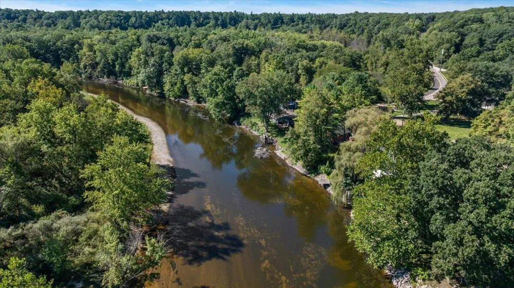 7842 Main Street Newaygo, MI 49337