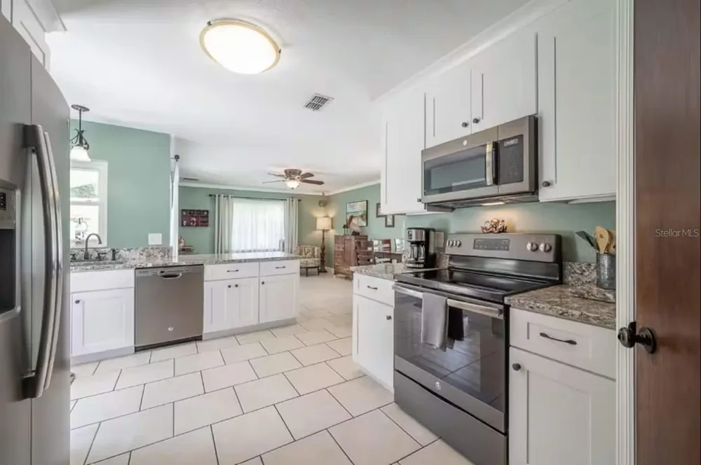 11606 79TH AVENUE Seminole, FL 33772