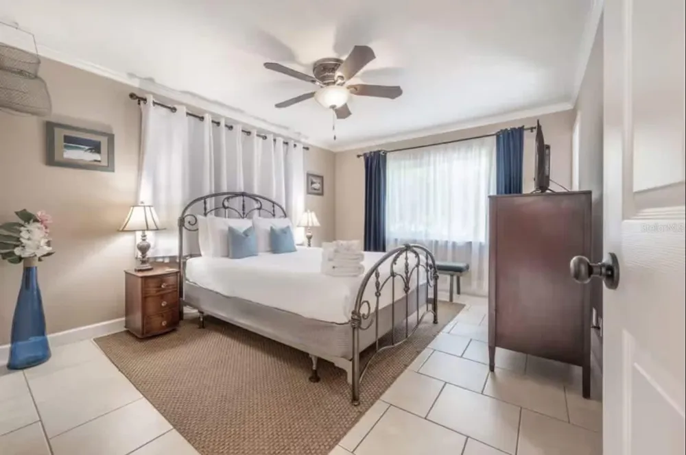 11606 79TH AVENUE Seminole, FL 33772