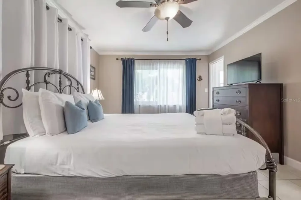 11606 79TH AVENUE Seminole, FL 33772