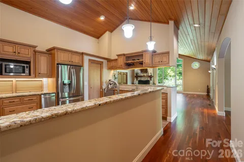 3999 Laurel Park Highway