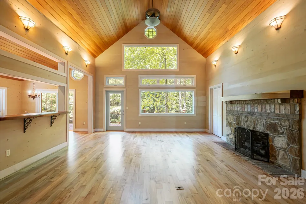 3999 Laurel Park Highway Hendersonville, NC 28739