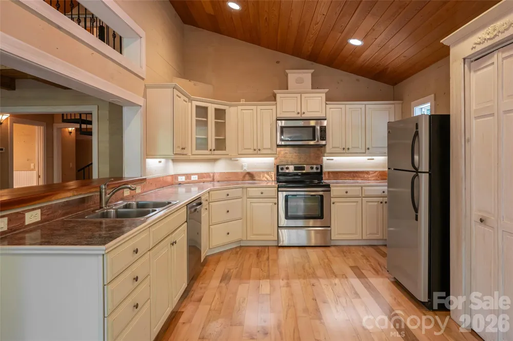 3999 Laurel Park Highway Hendersonville, NC 28739