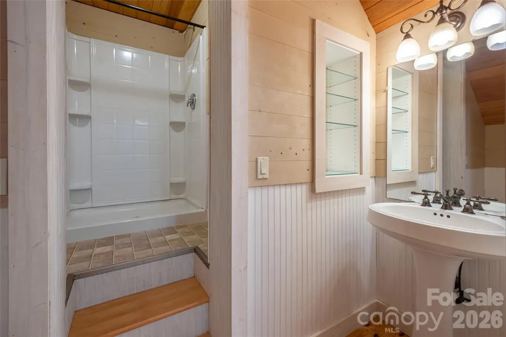 3999 Laurel Park Highway Hendersonville, NC 28739