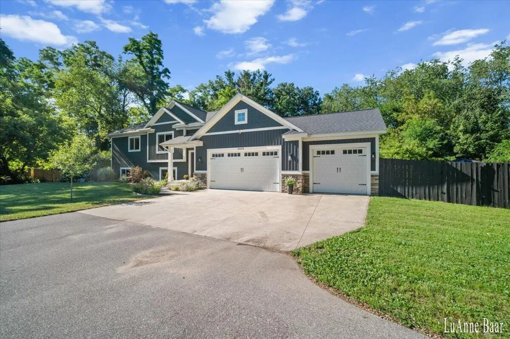 2939 5 Mile Road NE Grand Rapids, MI 49525