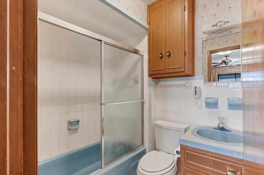 108 W Paul Street Elmore City, OK 73433