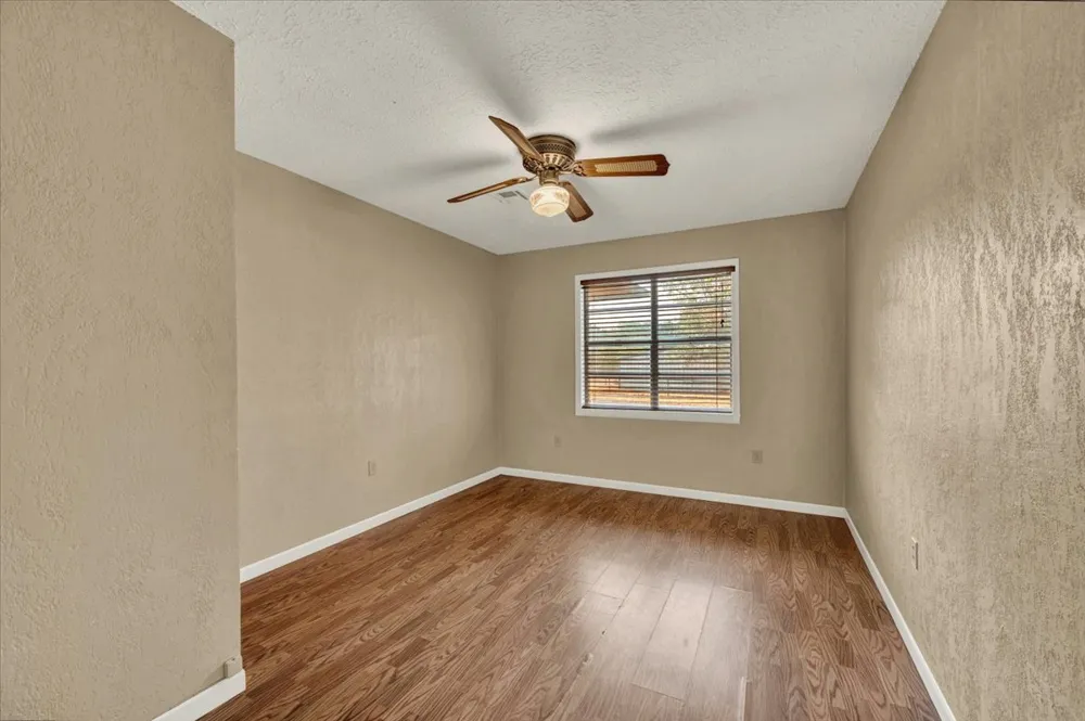108 W Paul Street Elmore City, OK 73433