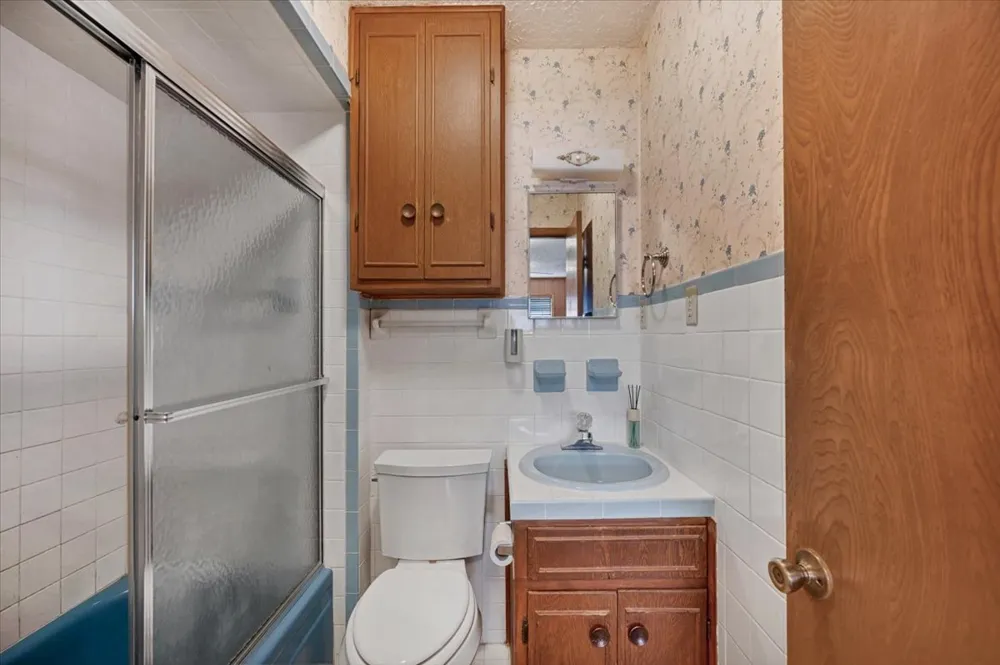 108 W Paul Street Elmore City, OK 73433