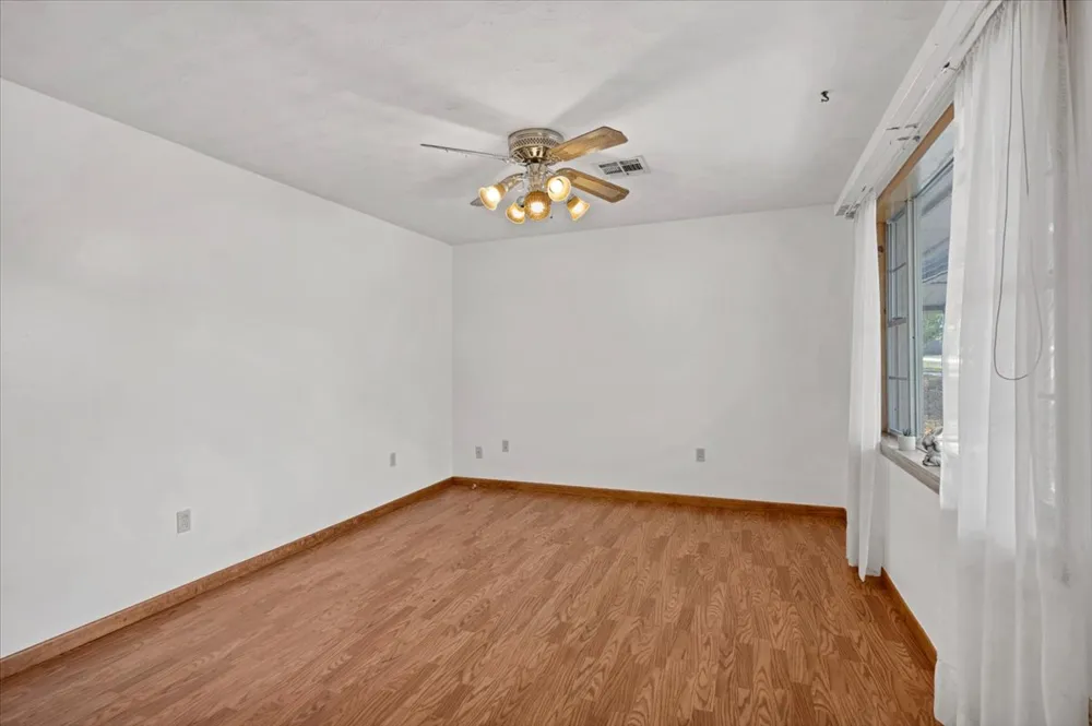 108 W Paul Street Elmore City, OK 73433