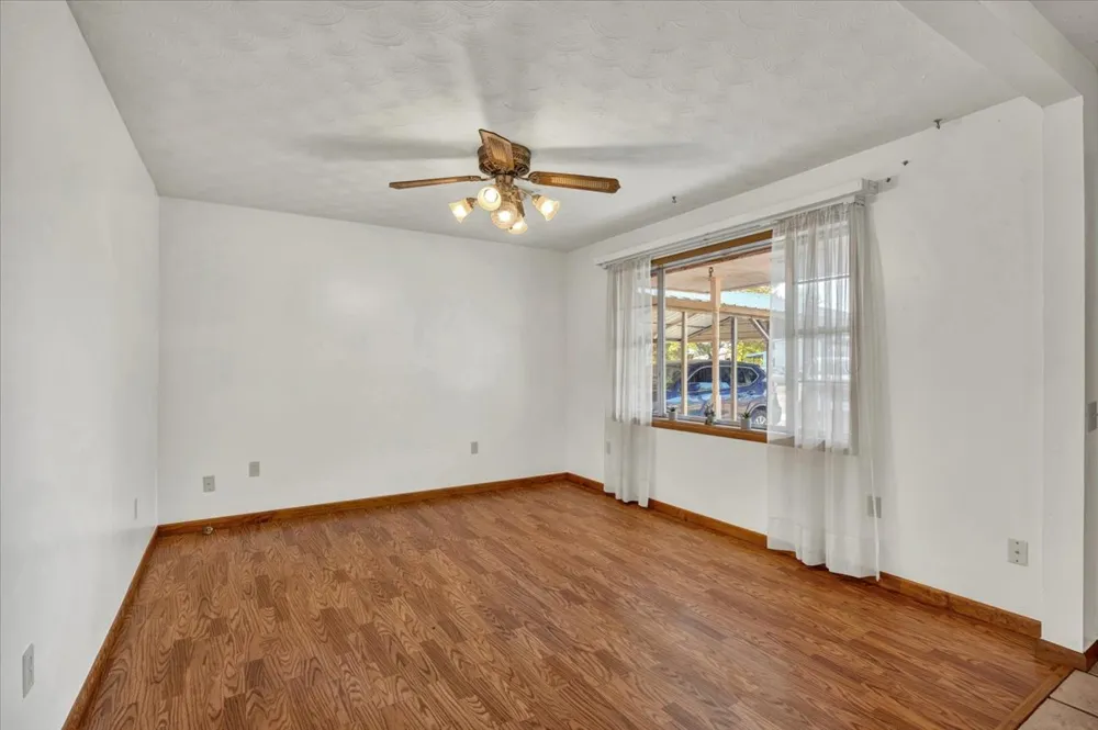108 W Paul Street Elmore City, OK 73433