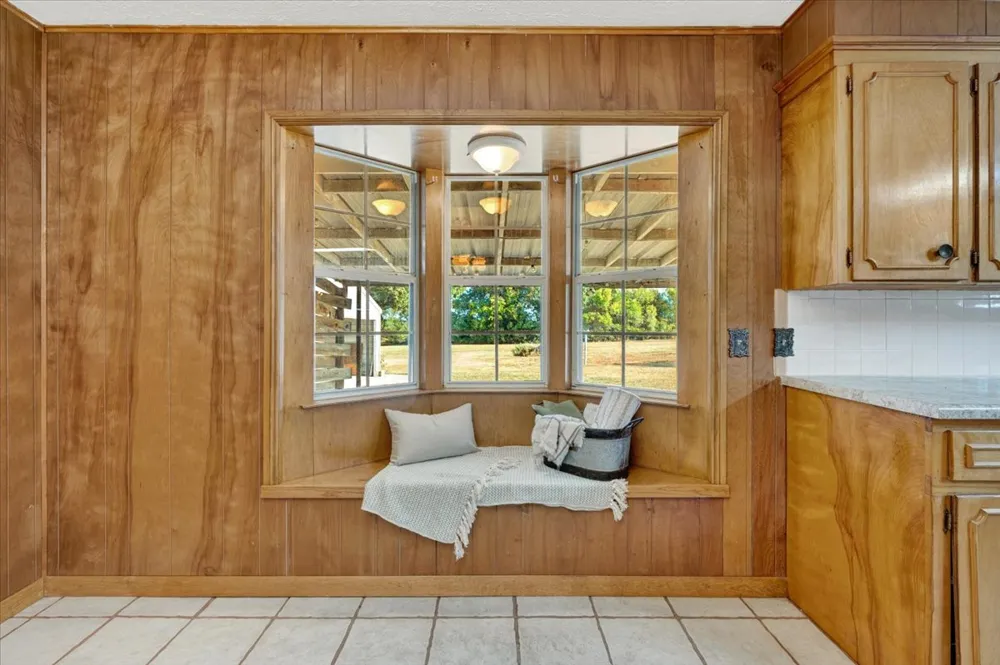 108 W Paul Street Elmore City, OK 73433