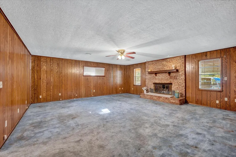 108 W Paul Street Elmore City, OK 73433