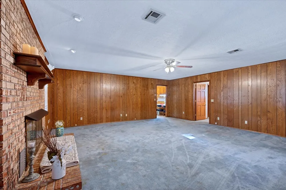 108 W Paul Street Elmore City, OK 73433