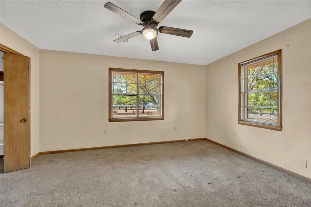 108 W Paul Street Elmore City, OK 73433