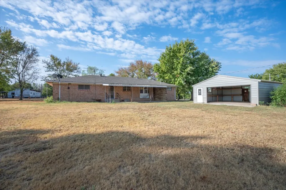 108 W Paul Street Elmore City, OK 73433