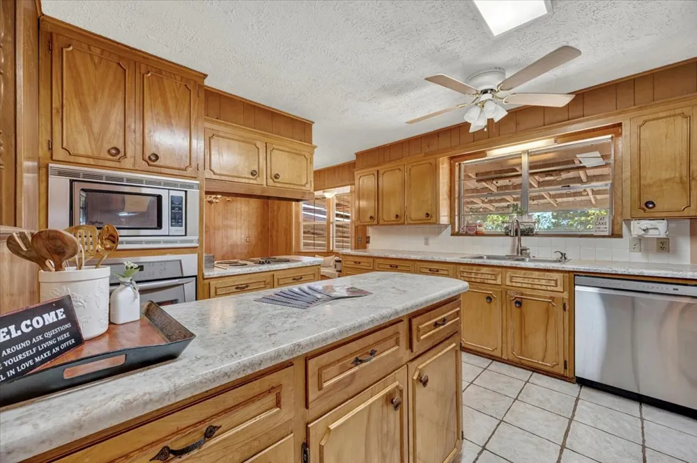 108 W Paul Street Elmore City, OK 73433