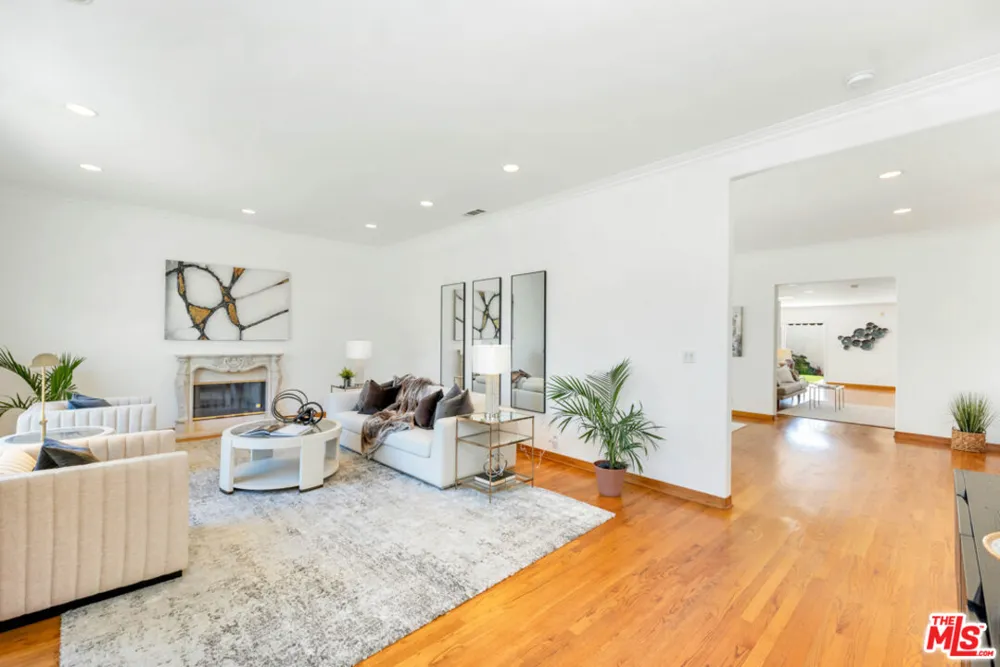 109 Maple Drive Beverly Hills, CA 90210