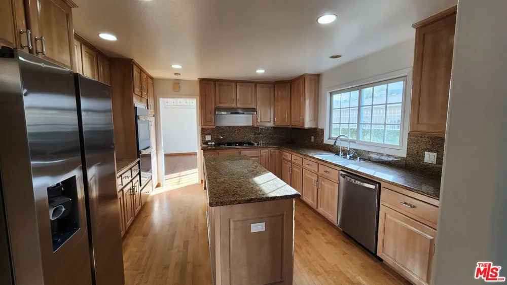 109 Maple Drive Beverly Hills, CA 90210