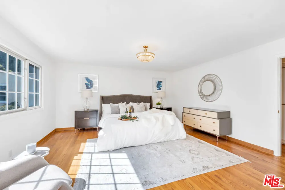 109 Maple Drive Beverly Hills, CA 90210