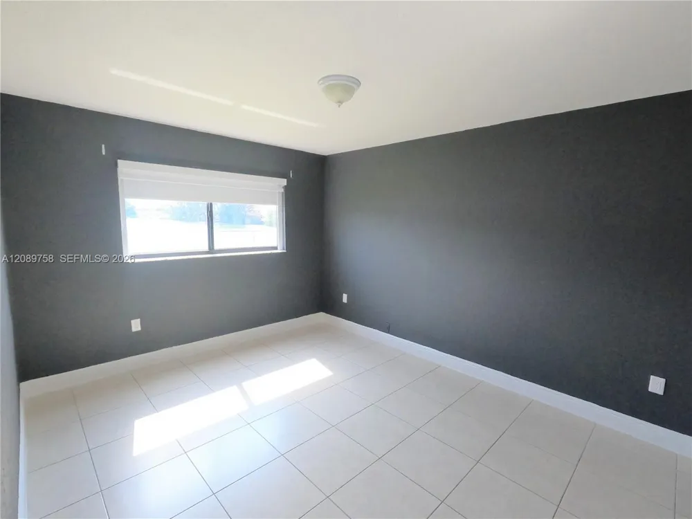 9911 W Okeechobee Rd #1-101 Hialeah Gardens, FL 33016
